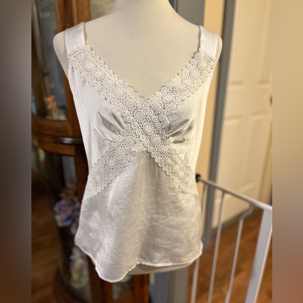 Elegant White Lace Trim Tank Top